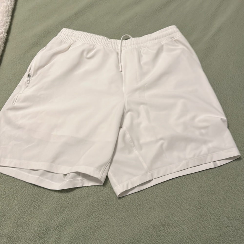 LuluLemon 9” Lined Pacebreaker white Size Large